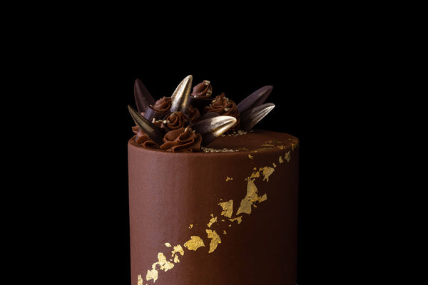 Loose Gold Leaf Flakes Create A Cake