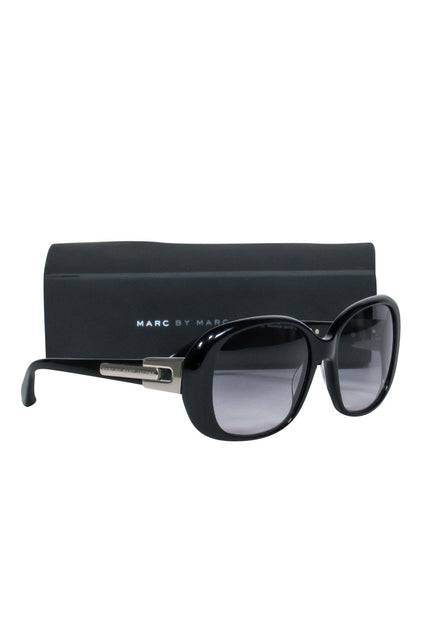 William - Rectangle Black Stylish Sunglasses | ANRRI