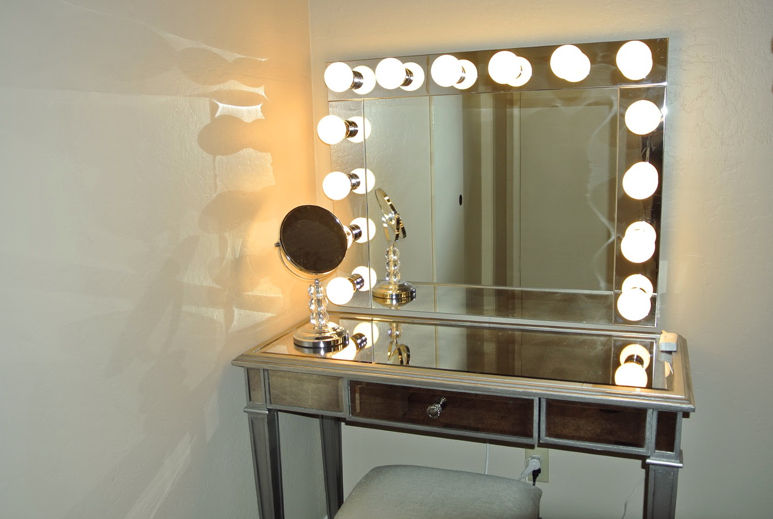 Get Perfect Makeup with Magnification Lighted Makeup Mirror: 15x Magnifying Mirror with Elegant Lighting