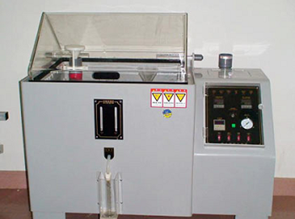 Salt spray test machine