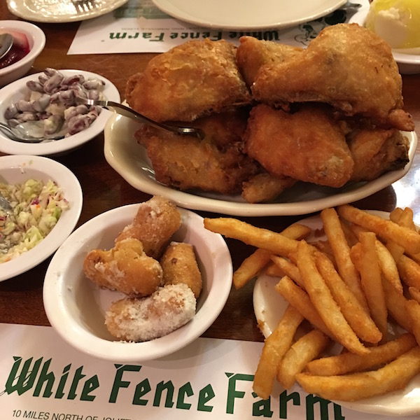 White Fence Farm - Wikipedia