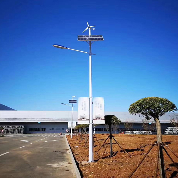 Factory Direct: Innovative Wind <a href='/solar/'>Solar</a> Windmill Street Light with Ion Lithium Battery