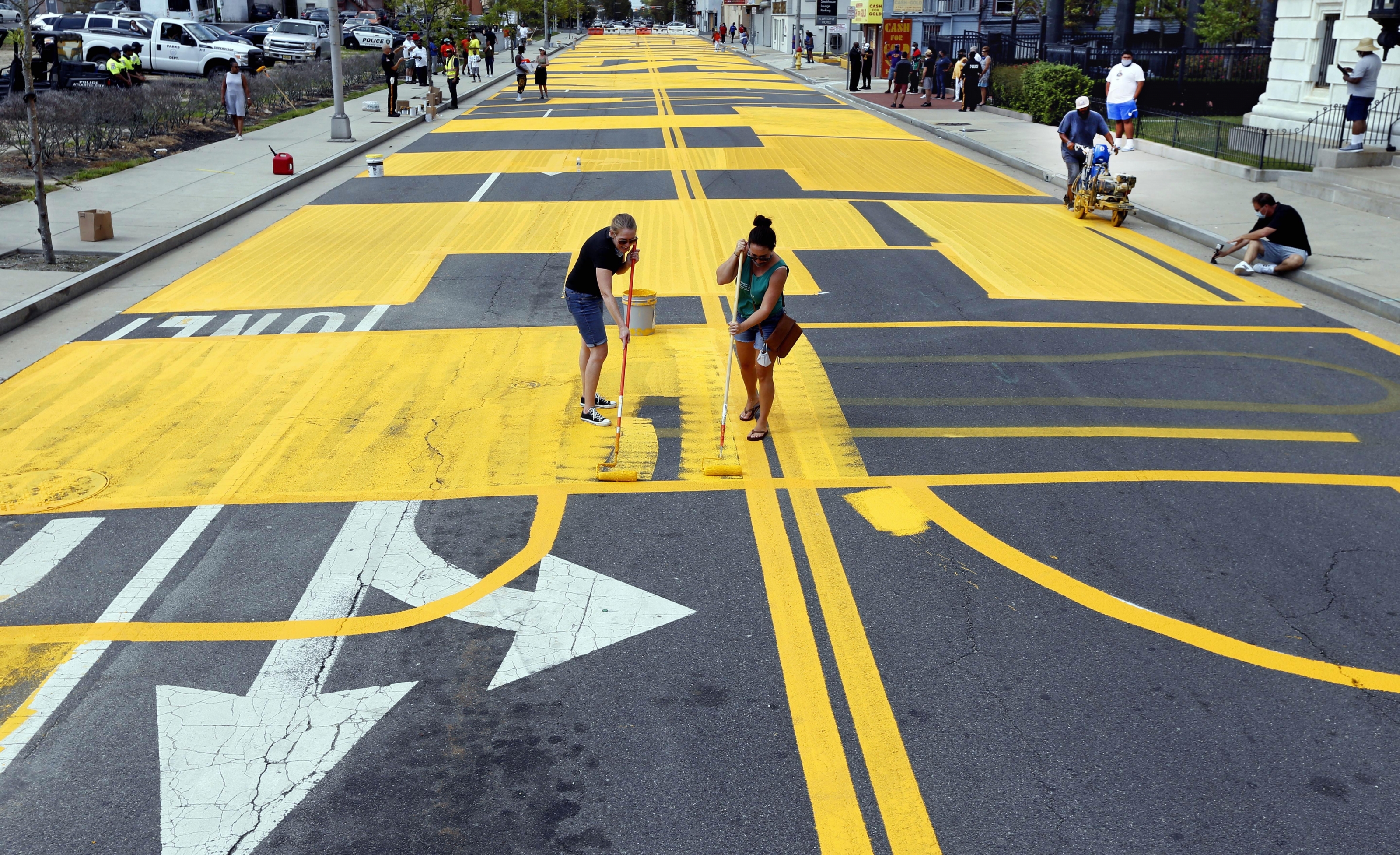 Painting the country yellow: PPG mixes a different shade of road paint for each state in the union | Pittsburgh Post-Gazette