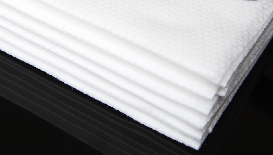 ROLL TOWEL WHITE EMBOSSED [ROLTW6] - 28.95 : Chaucer Solutions