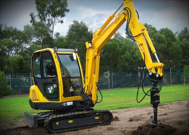 Mini Digger Hire - 1.5 Tonne Mini Digger Rental