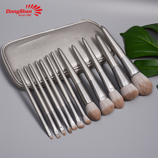 gray makeup brush set (1)