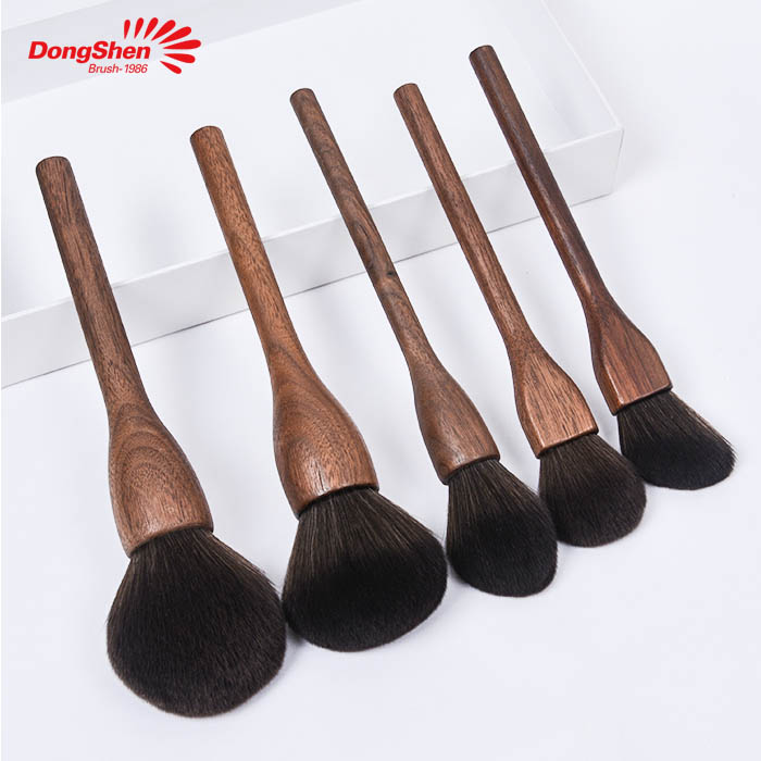 wooden handle makeup brush (3)