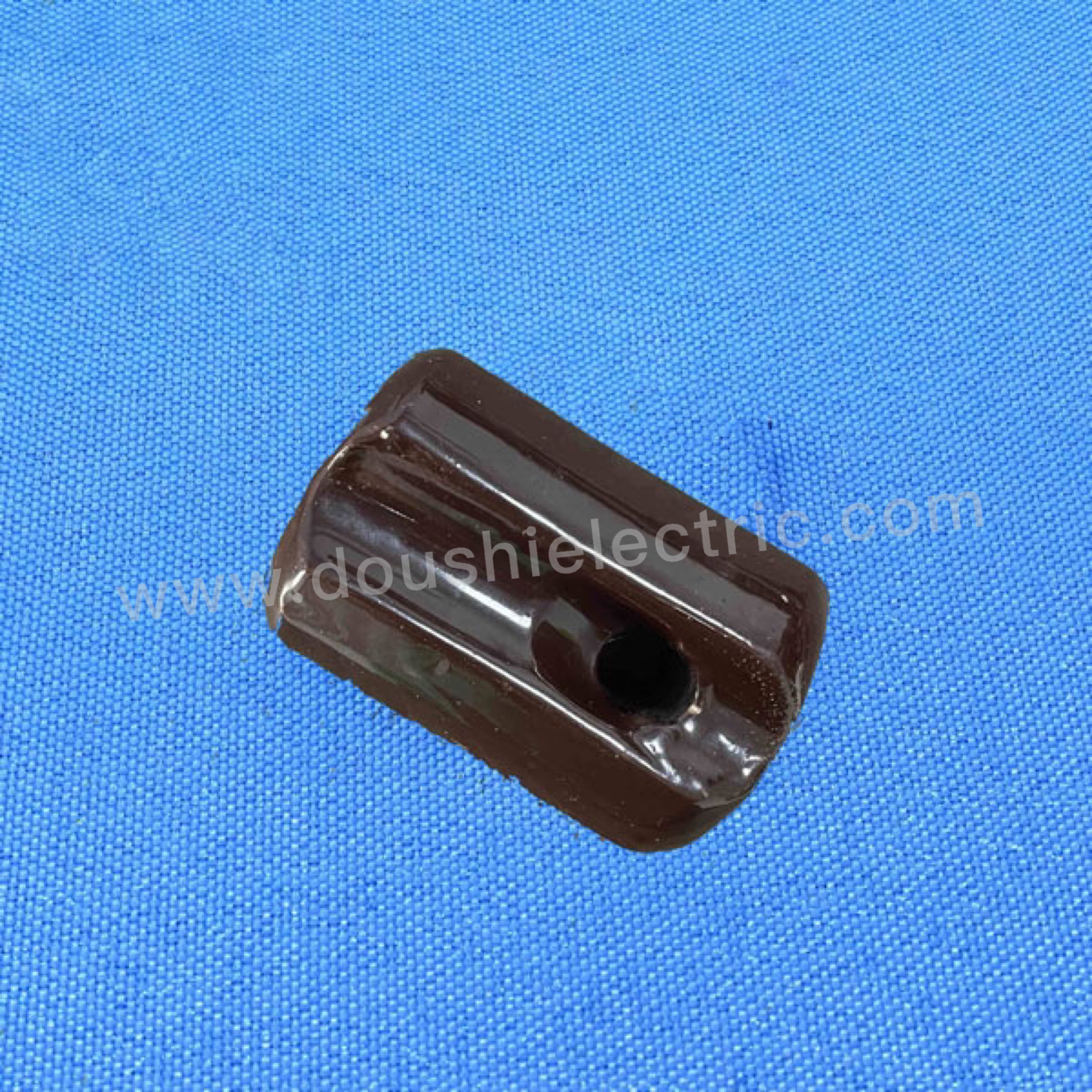 strain i<a href='/nsulator/'>nsulator</a> 502/504 porcelain brown electrical stay insulator Power Line Hardware