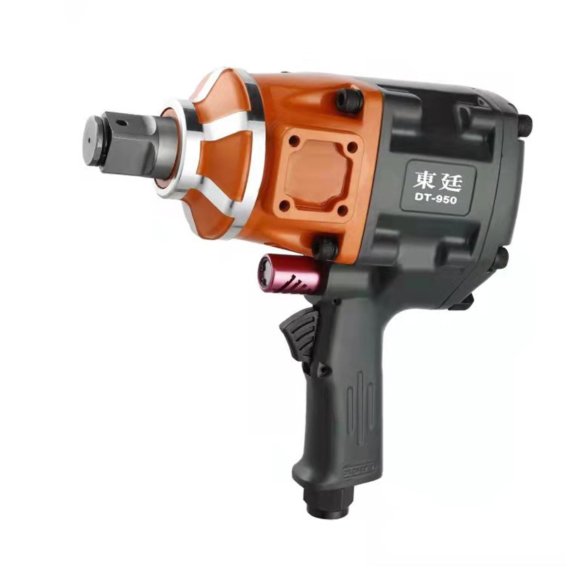 Makita adds new Impact Wrench to LXT line-up | ScaffMag.com