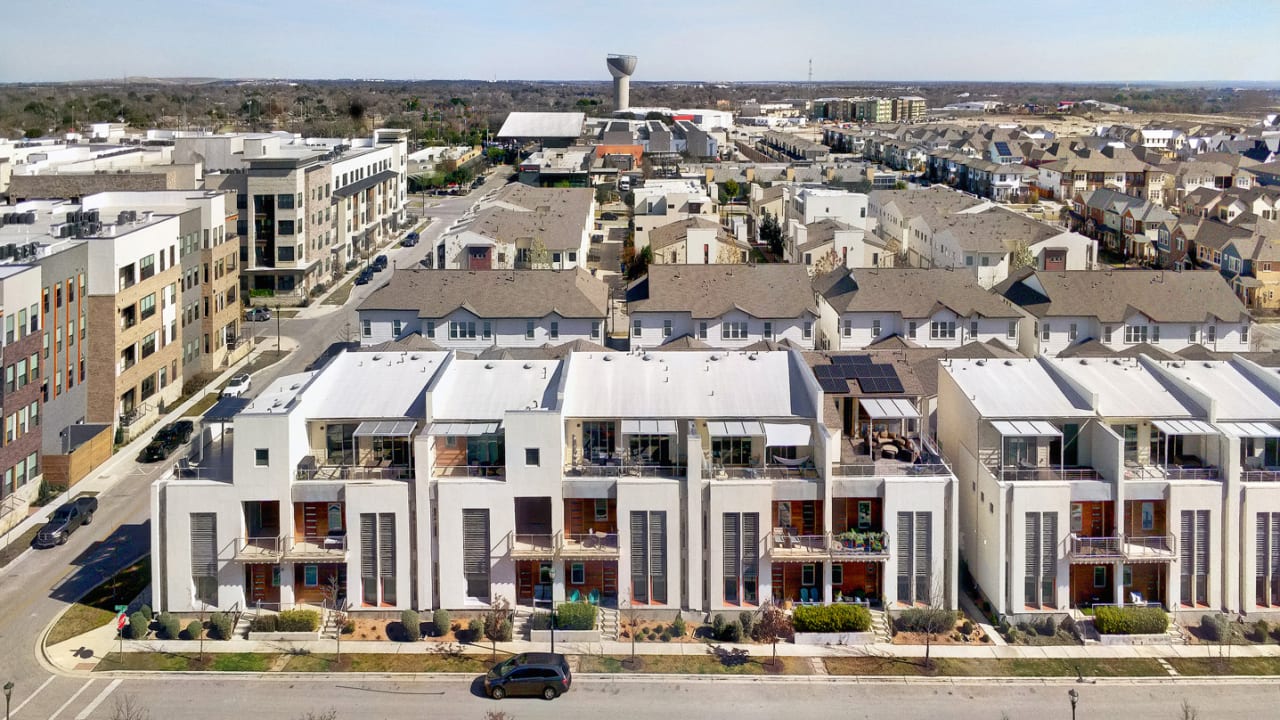 RGBIC <a href='/led-strip-light/'>LED Strip Light</a>s --- How They Can Be Used to Enhance the Style o  LUMINOSUM