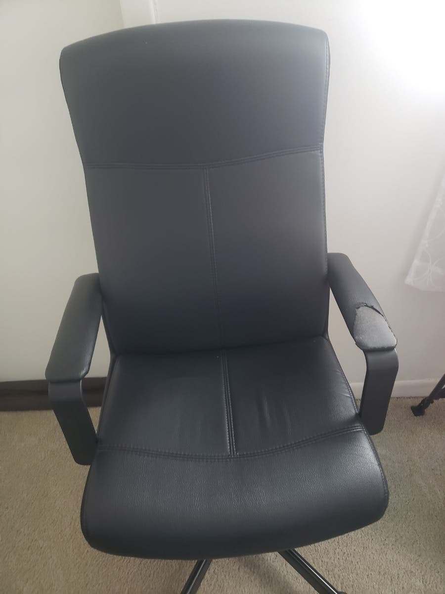 WHITE OFFICE CHAIR - Castanet Classifieds