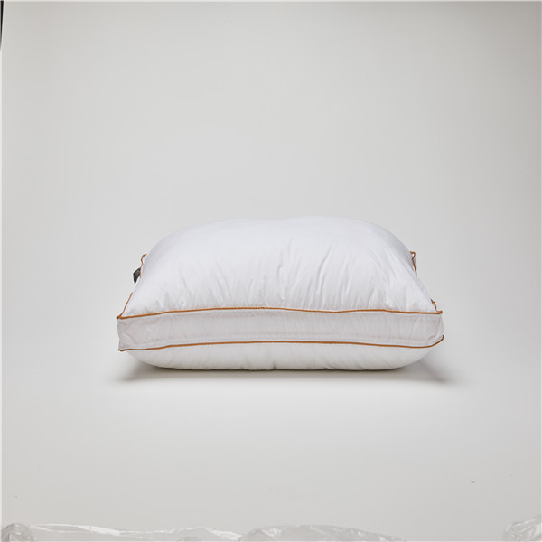 High Quality Custom size Square White <a href='/pillow/'>Pillow</a> 100% Polyester Filling Cushion Insert throw <a href='/pillow-insert/'>pillow insert</a>s