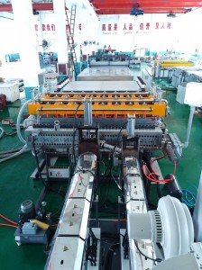 PP hollow grid sheet machine