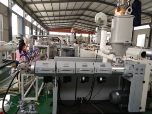 PVC fiber reinforced pipe machine-First extruder