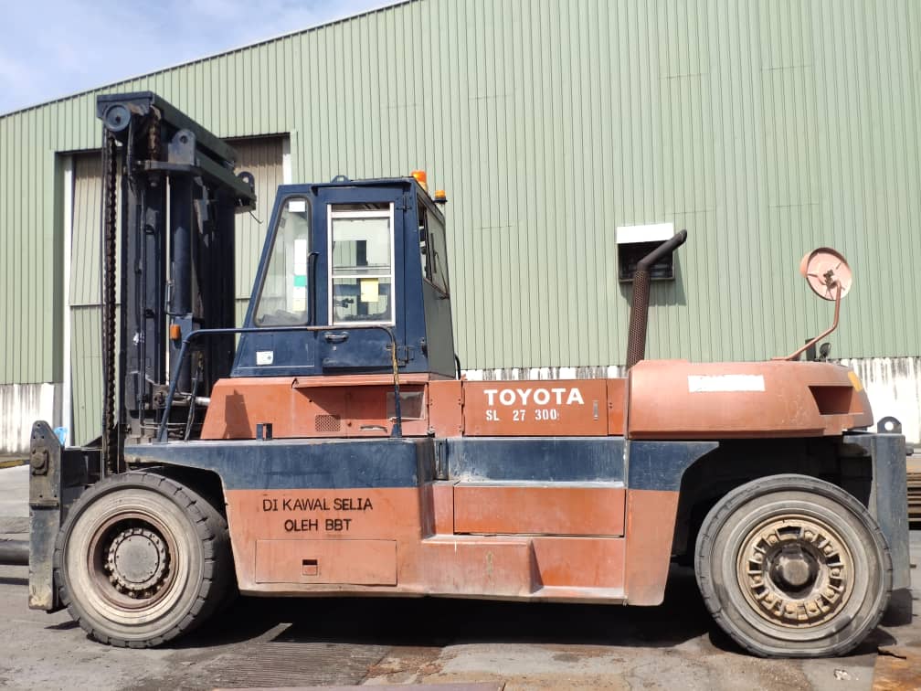 Chinese 8 ton diesel forklift truck with 4.5m triplex mast 2270mm fork length