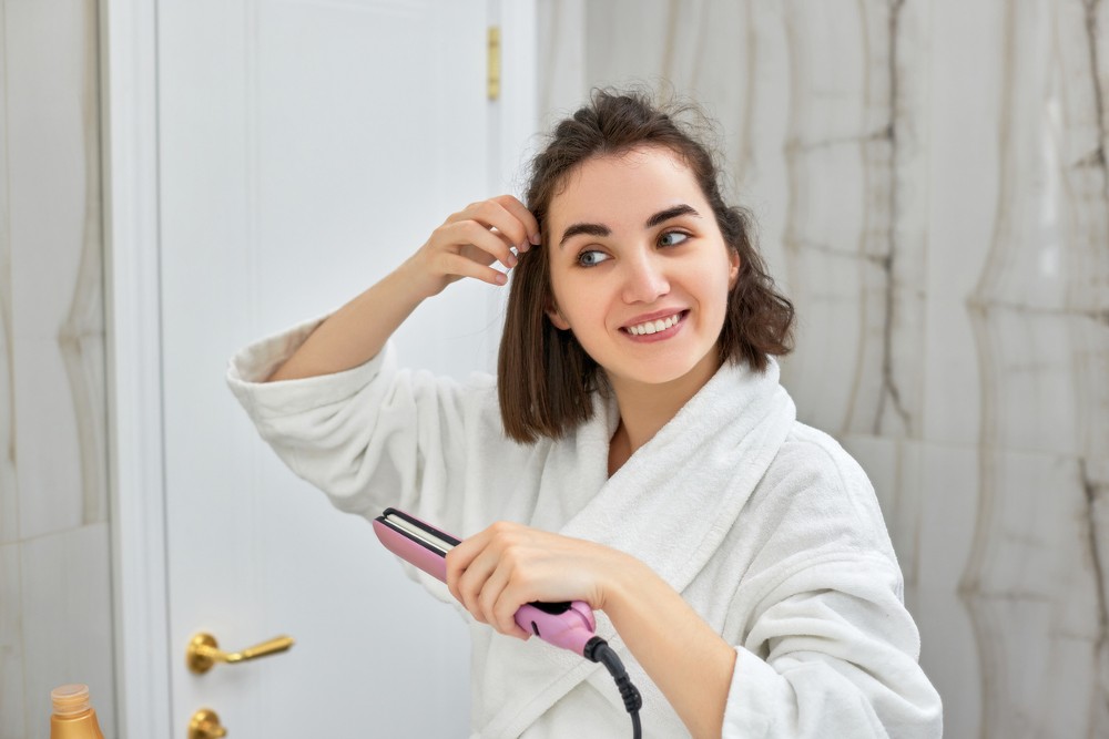 Curly hair - Hair type - Straighteners | myHair.co.uk