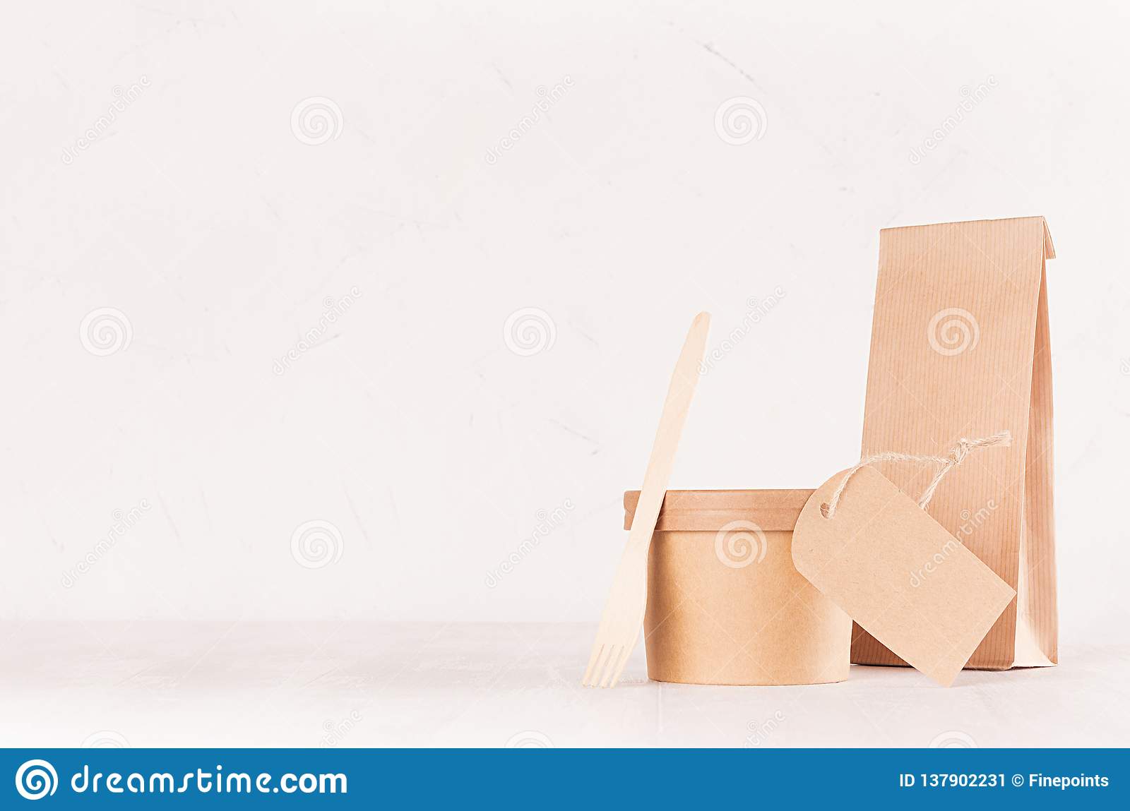 China Drawstring White Kraft Paper Bag Factory and Manufacturers - Low Price - Heli Printing