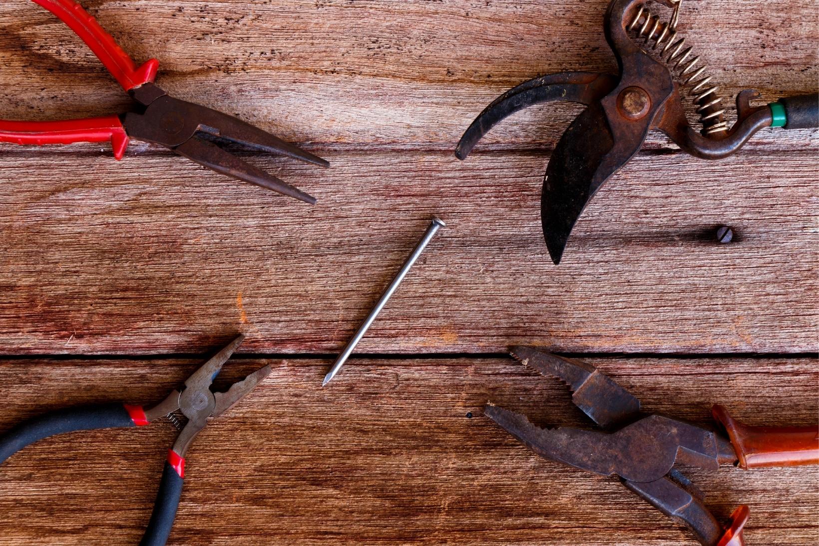 How to Properly Cut Sheet Metal Using a Hand Tool