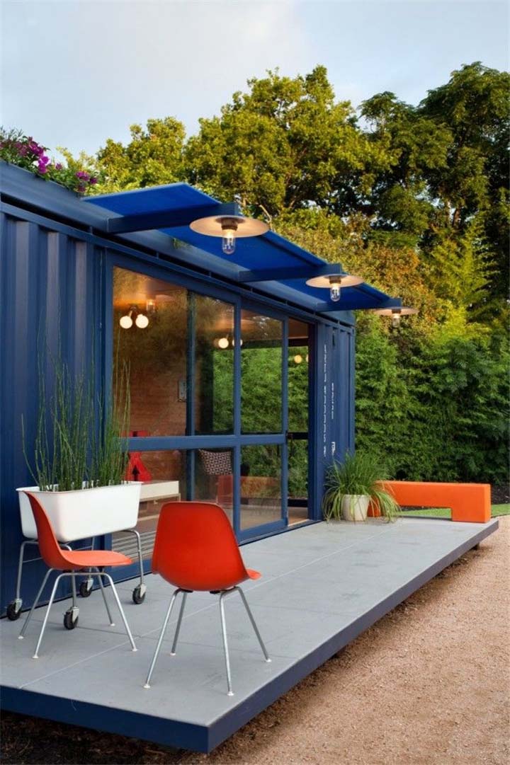 Luxury Shipping Container House2