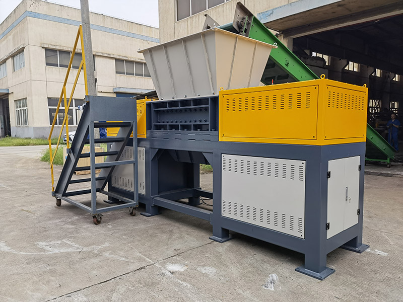 Factory Direct: Heavy-Duty Twin-Shaft Shredder Machine for Efficient Solid Waste Management