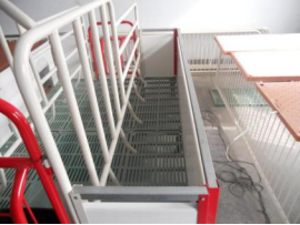 Composite fiberglass slat floor2849