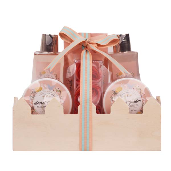 Factory Direct: Women's Bath Spa Gift Set in Wooden Basket - Bubble Bath, Body Scrub, and Bath Salt