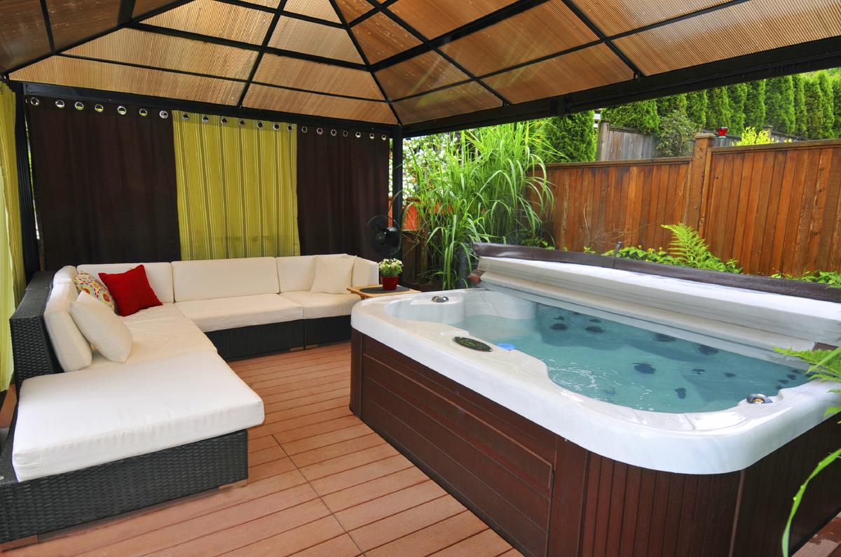 Hot Tubs | Indoor & Outdoor Hot Tubs | Jacuzzi.com | Jacuzzi