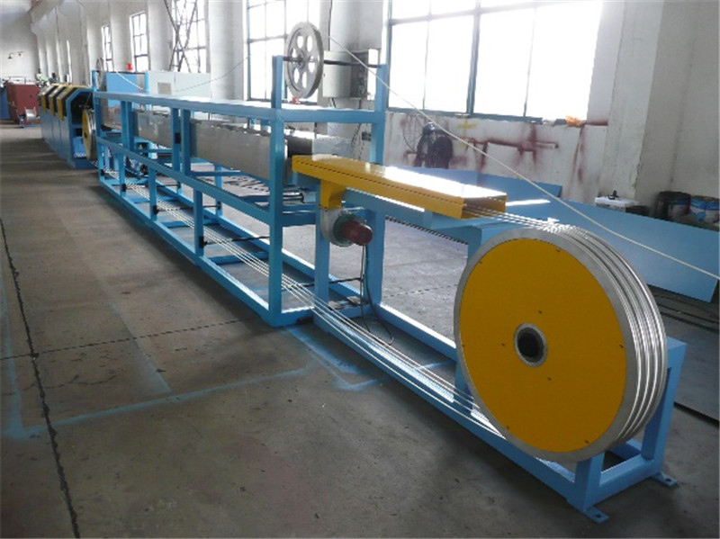 Fiber Glass Insulating Machine (3)