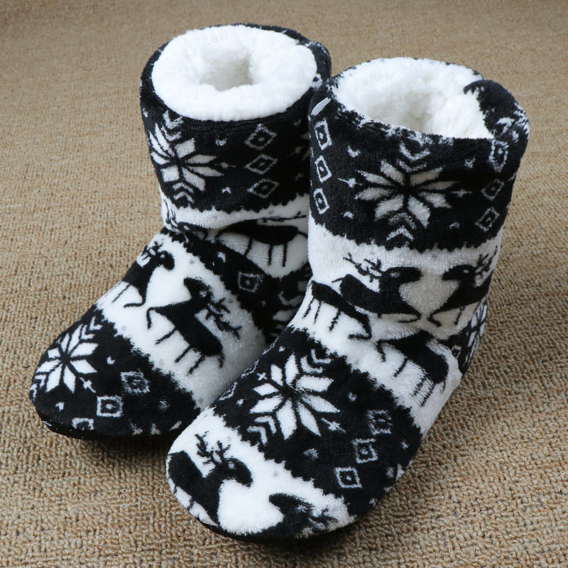 Women Pompoms warm Fuzzy Slip on indoor Slippers China Manufacturer