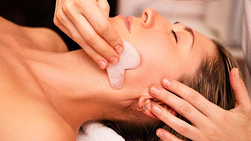 Gua Sha: How to Use It and Benefits