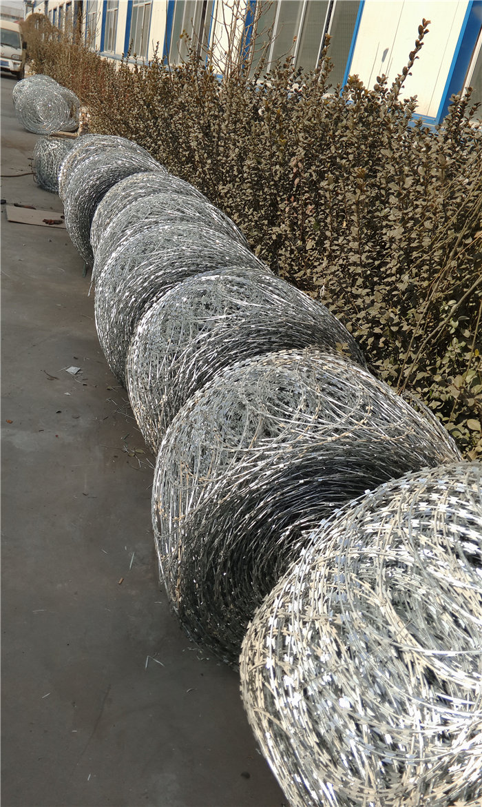 razor wire