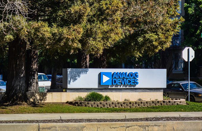 Digitally Programmable Low Noise Filter/Gain Block Requires No External Parts | Analog Devices