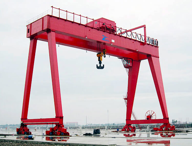 Rubber tyred gantry crane - Wikipedia