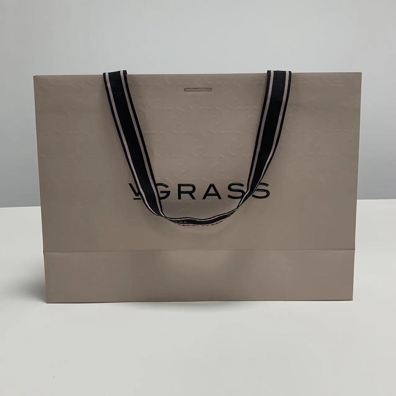 Factory-Direct Customized Embossed Gift Packaging Kraft Art Paper Shopping Bag with Ribbon Handle