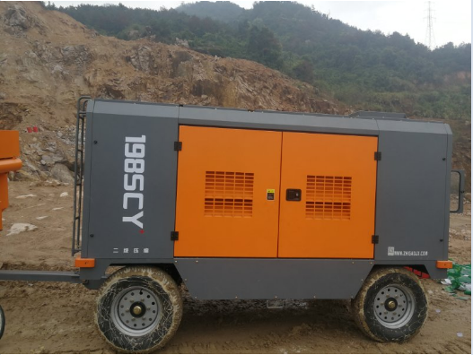 Diesel Screw Type Portable Air <a href='/compressor/'>Compressor</a> For The Mining 