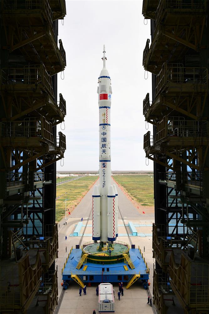 Rocket on pad, China ready to send 1st crew to space station - Yarnsfeed