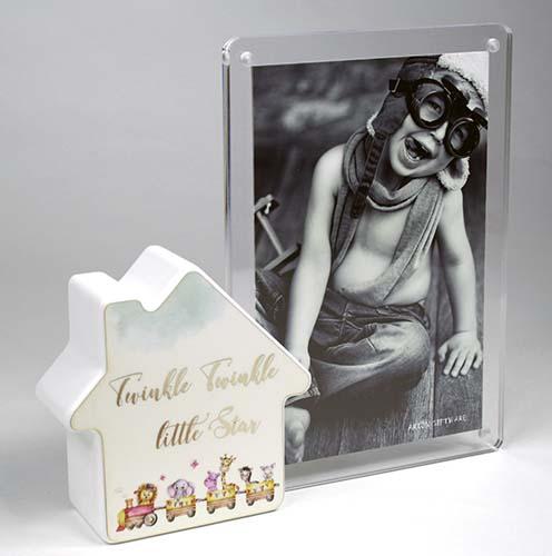 Popular photo frames carry risk of infection