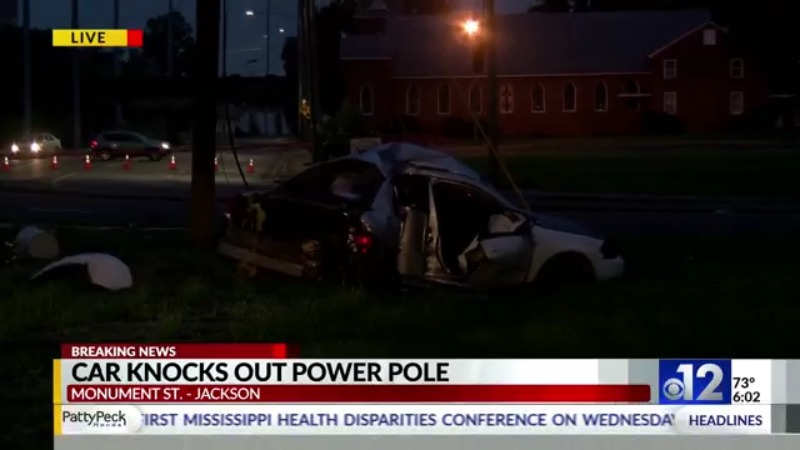 Tractor-trailer takes out power pole, closing down street | wivb.com