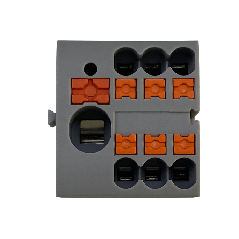 Tool-free 16A junction box for LED lighting