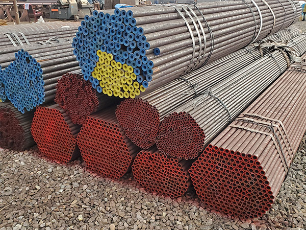 Quality <a href='/carbon-seamless-steel-pipe/'>Carbon Seamless Steel Pipe</a> & Tube | Factory Direct: A106, A333, A53 Gr.B, 4140, A335 P11