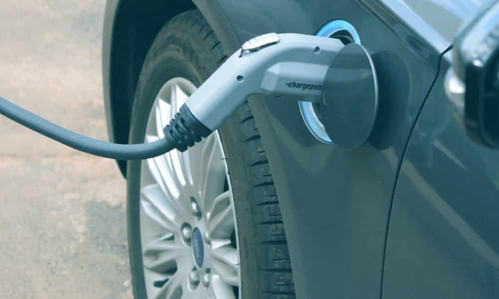 BSES Partners With eVolt, Other DISCOMs to Set up EV Charging Station Network Across Delhi