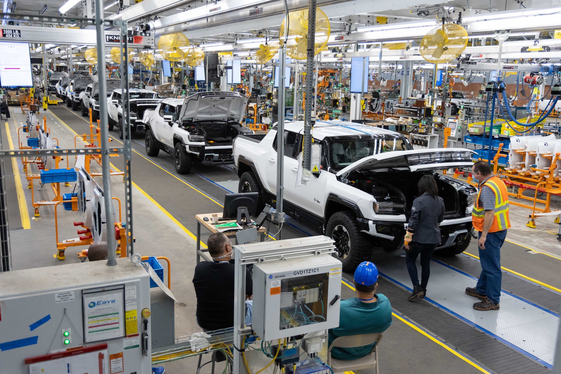 GM forms new partnerships for magnets, will build 2 new US factories