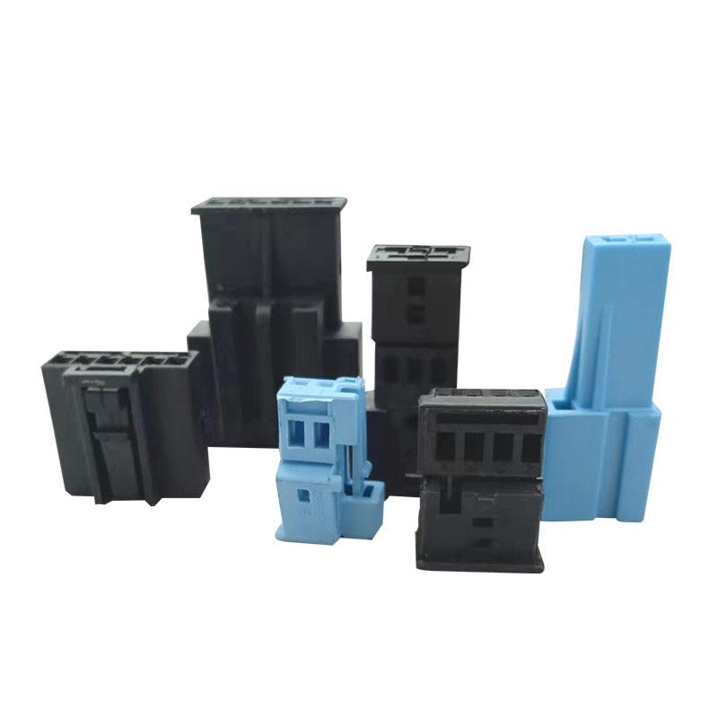 Halogen-free polyamide solution for terminal blocks