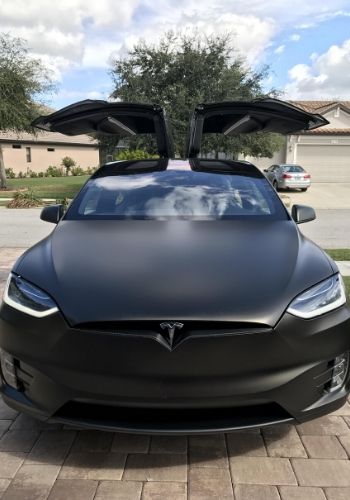 E-SPLUGA non-slip mat | Gadgets zum Model X | Model X | Tesla | What fits my e-car? | e-driver.net