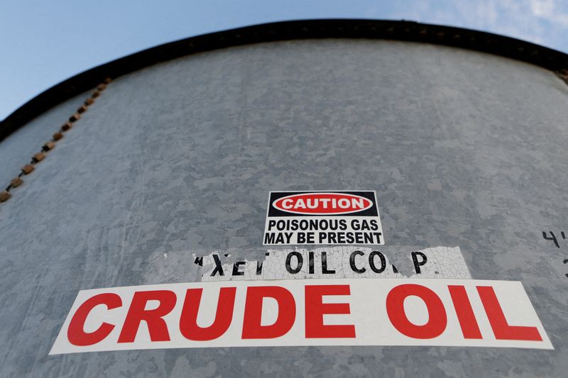 Oil Price Plunge Pressuring Policymakers in Canada