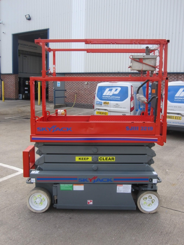 Auctions Scissor lift self-propelled aerial platform used Skyjack SKY JACK SJIII-3219 - Ad n3477376