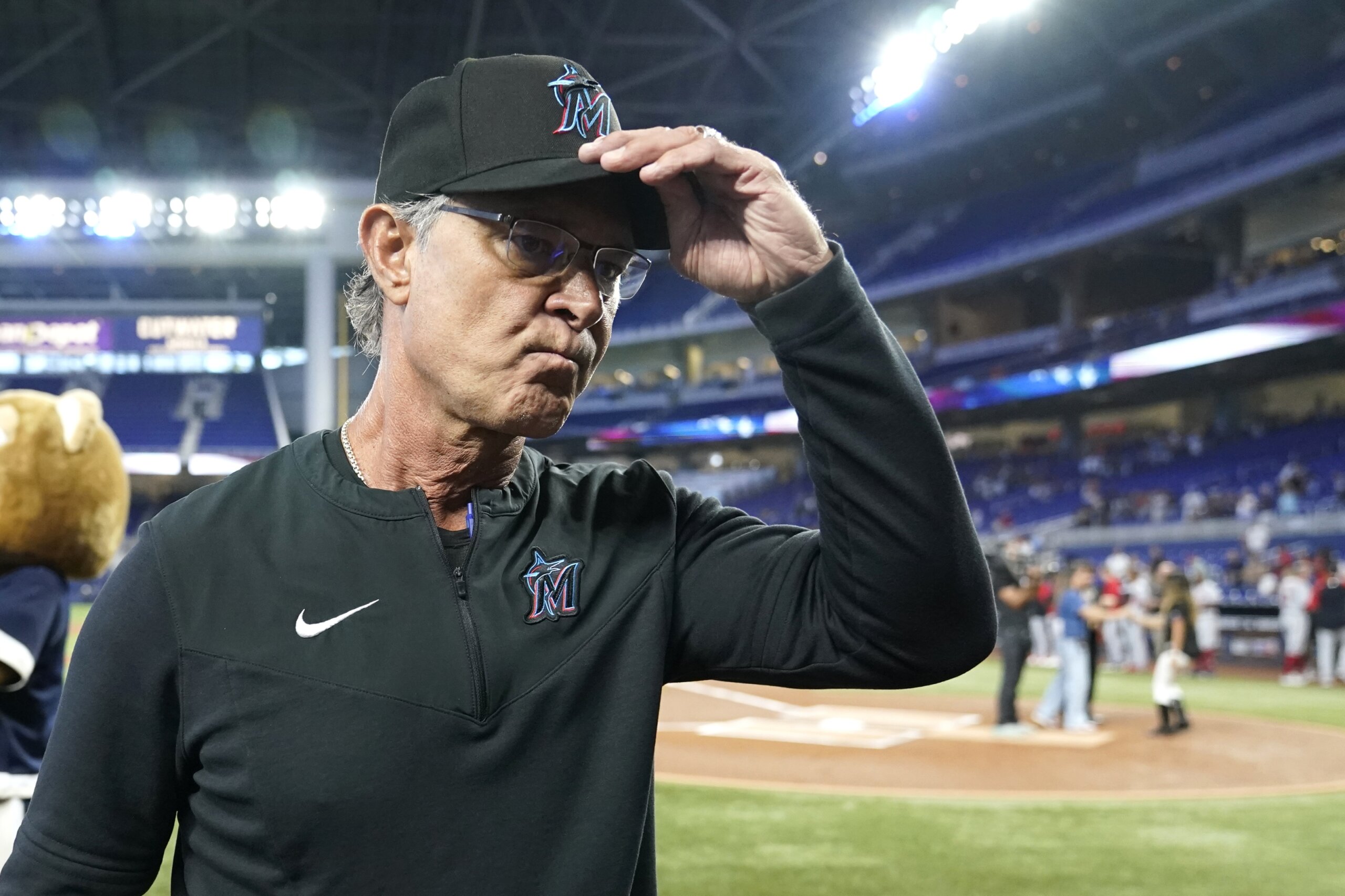 Marlins lose to Nats 6-1 after saying Mattingly won't return